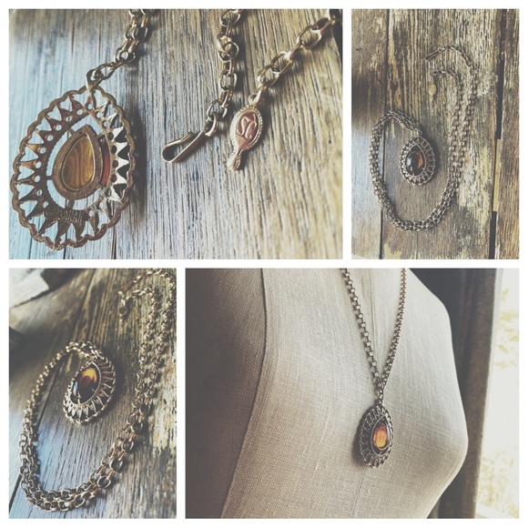 Sara Coventry Two Piece Pendant & Chain - Picture 2 of 10